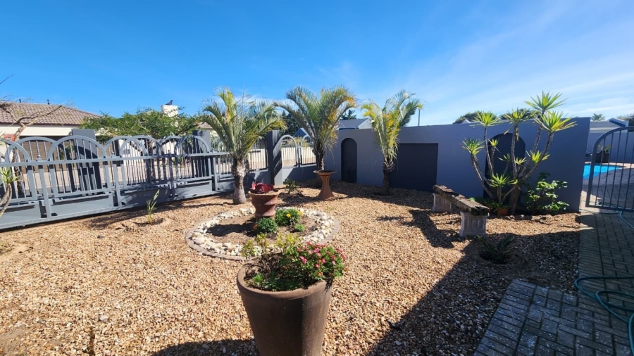 5 Bedroom Property for Sale in Country Club Western Cape